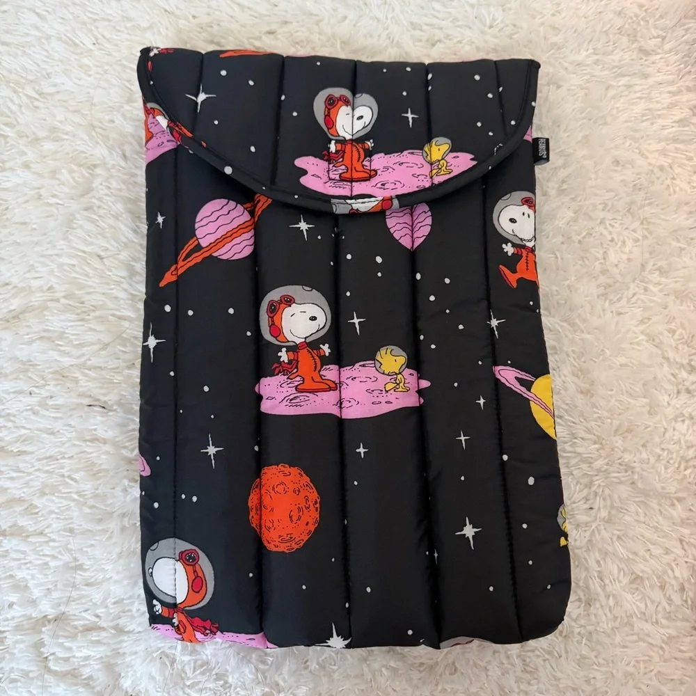 Snoopy space laptop puffy bag UO exclusive